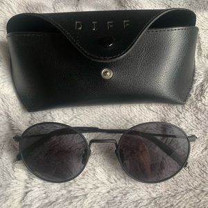 DIFF Eyewear Matte Black Round Sunglasses